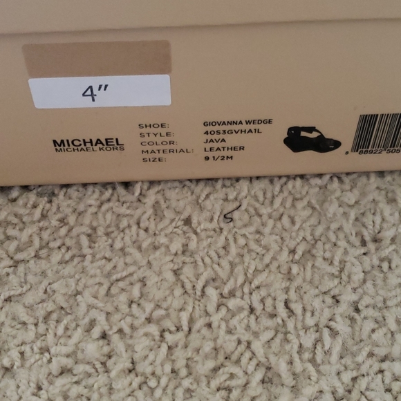 NWT Micheal Kors wedge strapped sandal size 9.5 - Picture 4 of 6